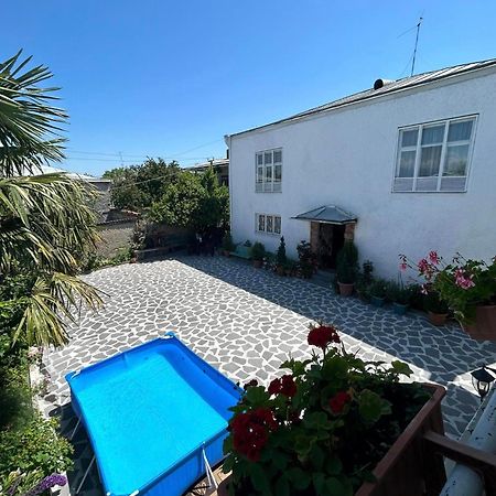 Guesthouse Giorgi Telavi Exterior photo
