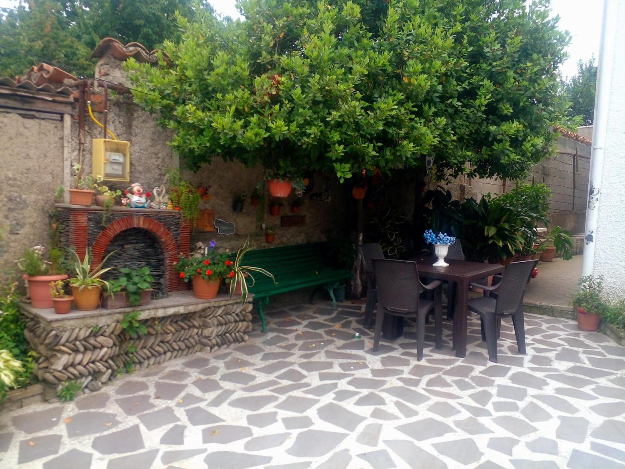 Guesthouse Giorgi Telavi Exterior photo