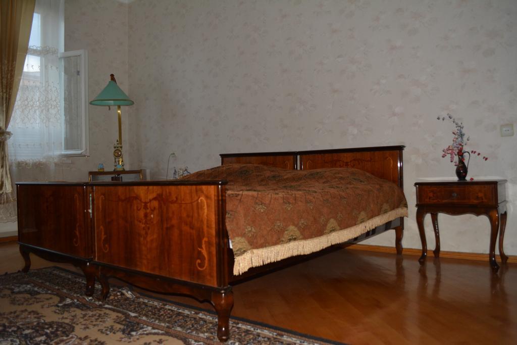 Guesthouse Giorgi Telavi Exterior photo